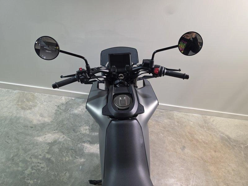 2024 Husqvarna Svartpilen 401 alt