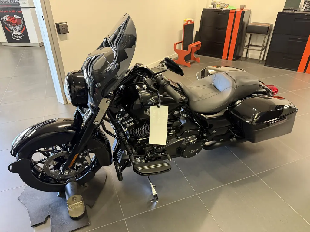 Harley-Davidson FLHRXS Road King SpecialFLHRXS 2025