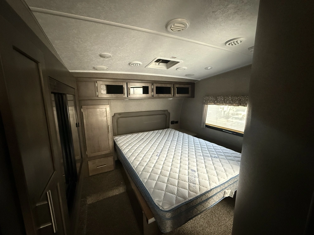 Forest River Rockwood Ultra Lite 2441w 2019 alt