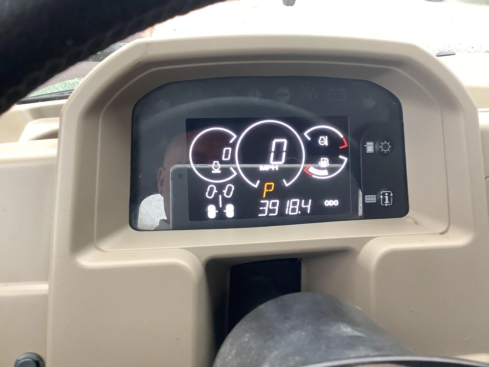 2024 John Deere Gator 835r alt