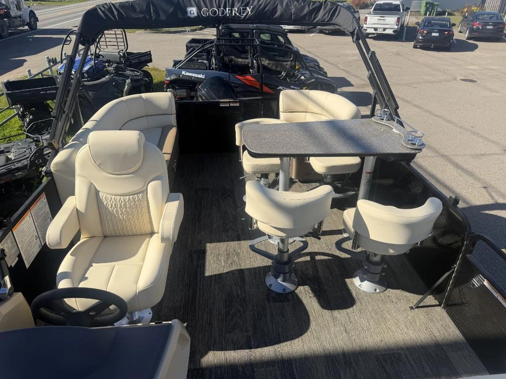 Godfrey Marine Sweetwater 2286 Midship Table 2023