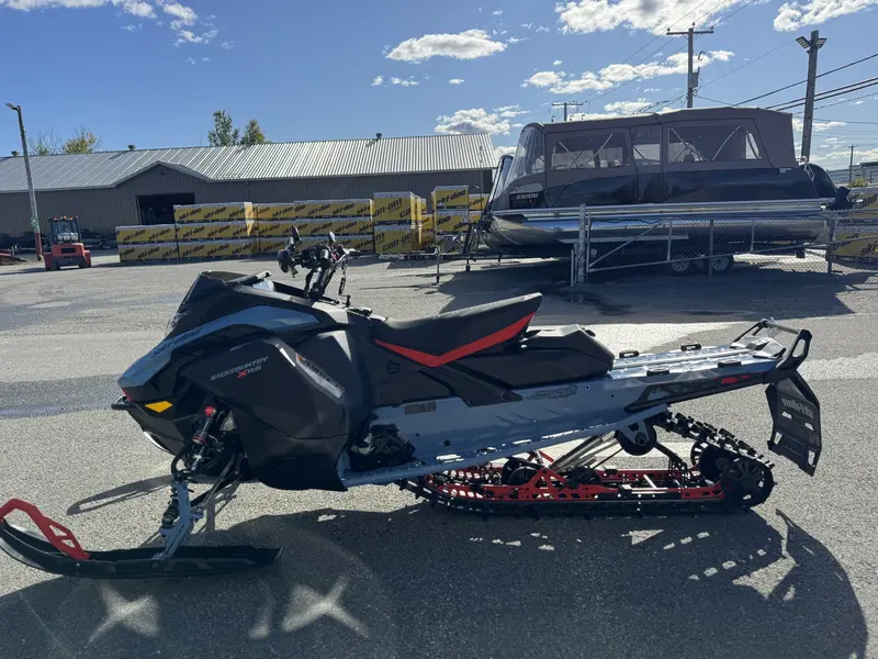 2026 Ski-Doo Backcountry XRS 850 E-TEC 146'' TOUCHSCREEN 10,25’’