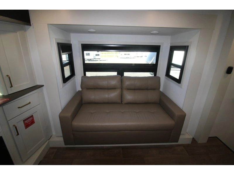 Grand Design Solitude 380fl 2027 alt