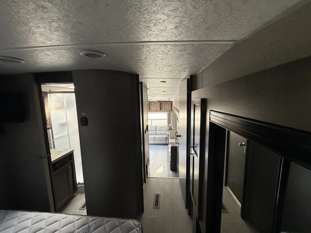 Forest River Rockwood Ultra Lite 2441w 2019 alt