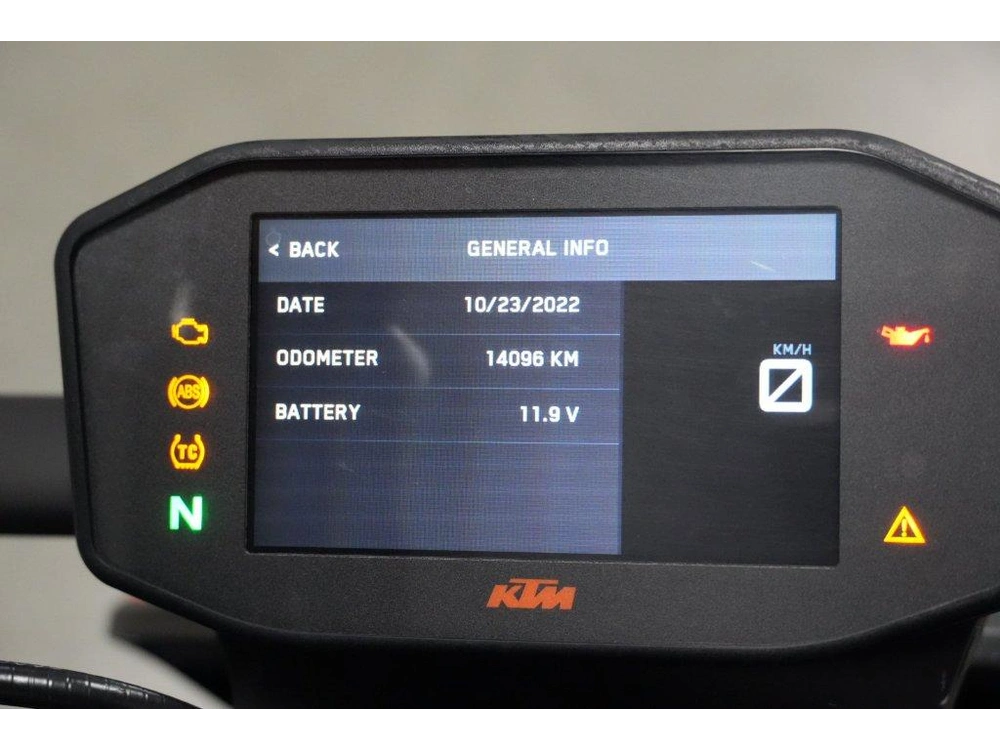 Ktm 890 Duke R 2021 alt