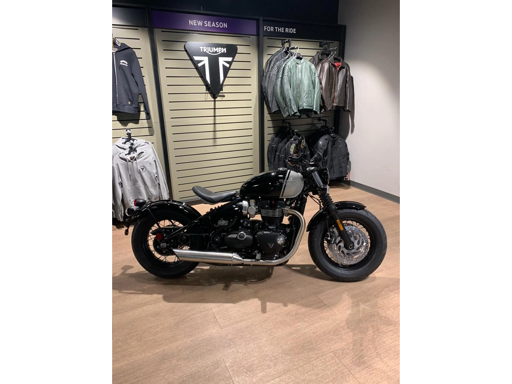 2024 Triumph Bonneville Bobber - Black