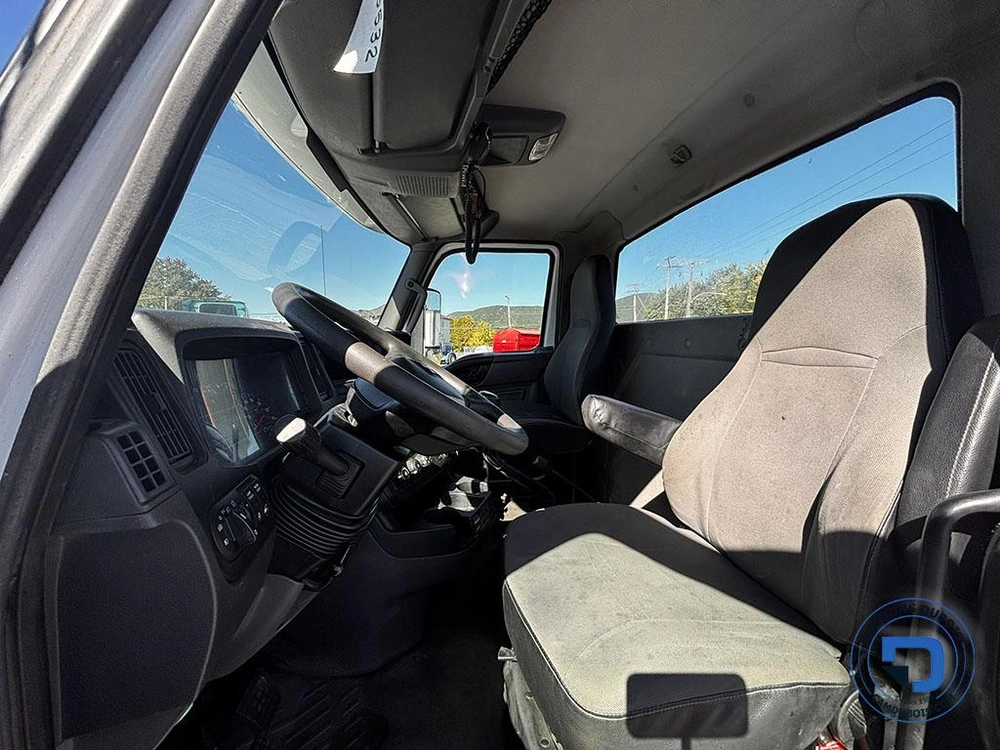 2018 International Lt625 alt