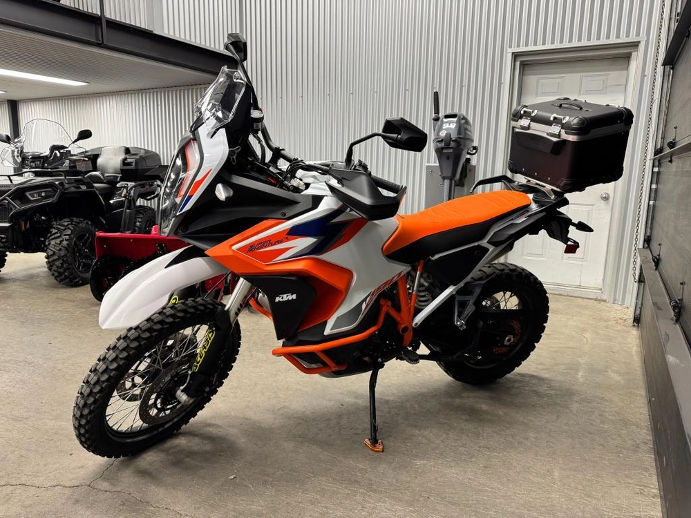 Ktm 1290 2024 alt