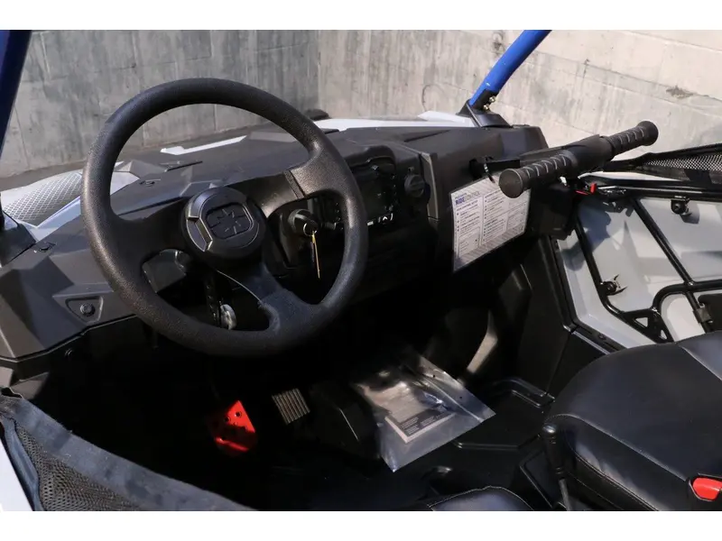 Polaris RZR 200 EFI 2027