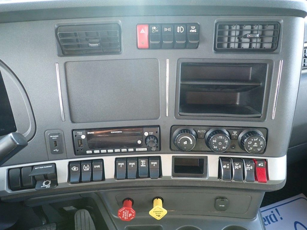 Kenworth T680 2024