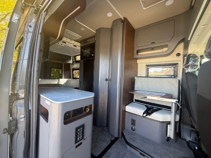 2027 Grand Design Lineage Lvp1 alt