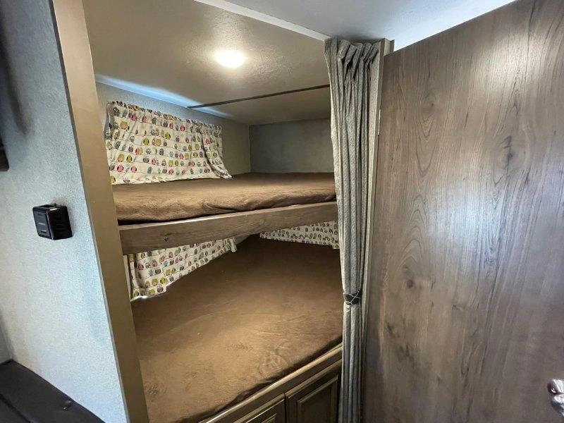 Keystone Rv Passport 239ml 2018 alt