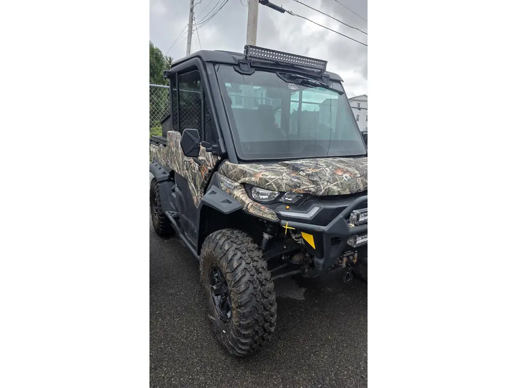 2024 Can-Am Defender Limited HD10