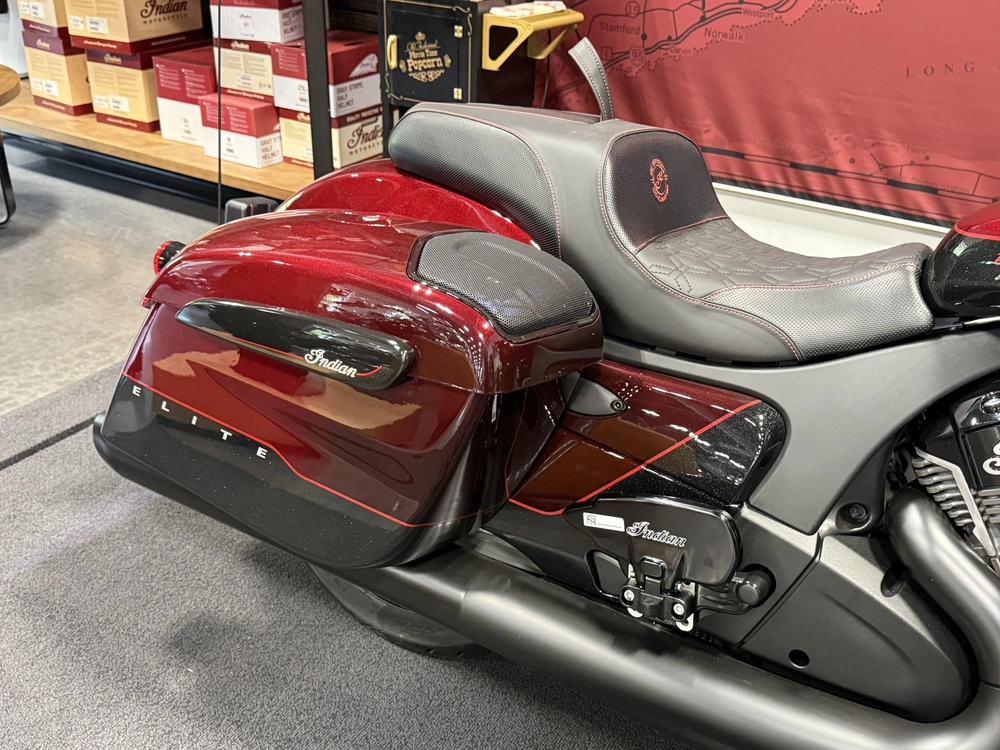 2026 Indian Motorcycle 125th Anniversary Challenger alt