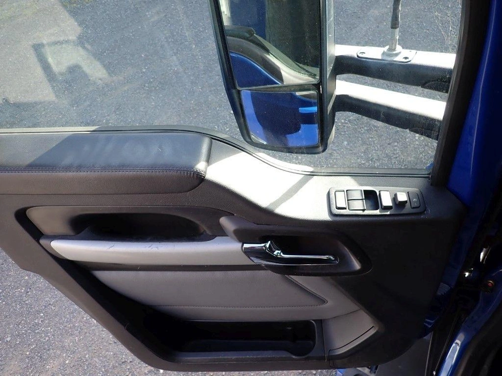 Kenworth T680 2024