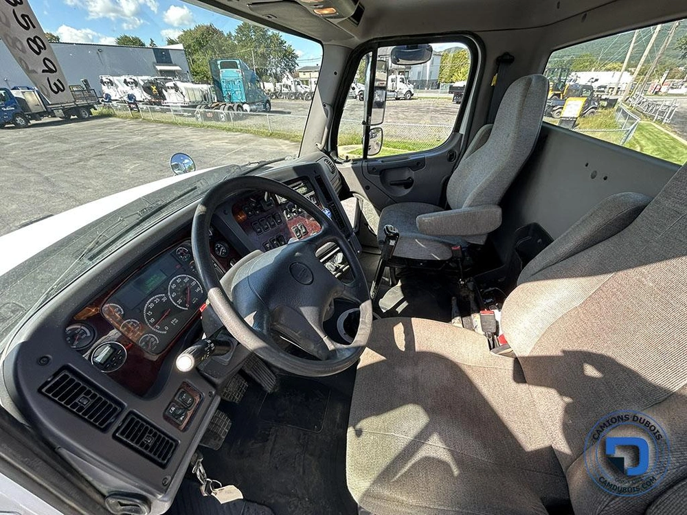 2017 Freightliner 114sd alt