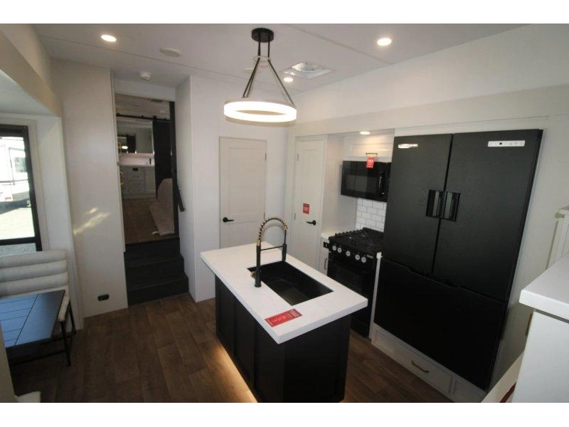 Grand Design Solitude 380fl 2027 alt