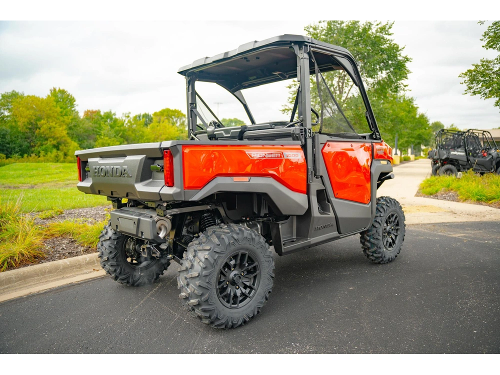 2026 Honda Pioneer 1000-5 Deluxe alt
