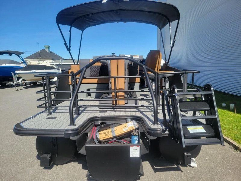 2027 Sylvan X3 Dlz Bar Platinum / 150hp alt