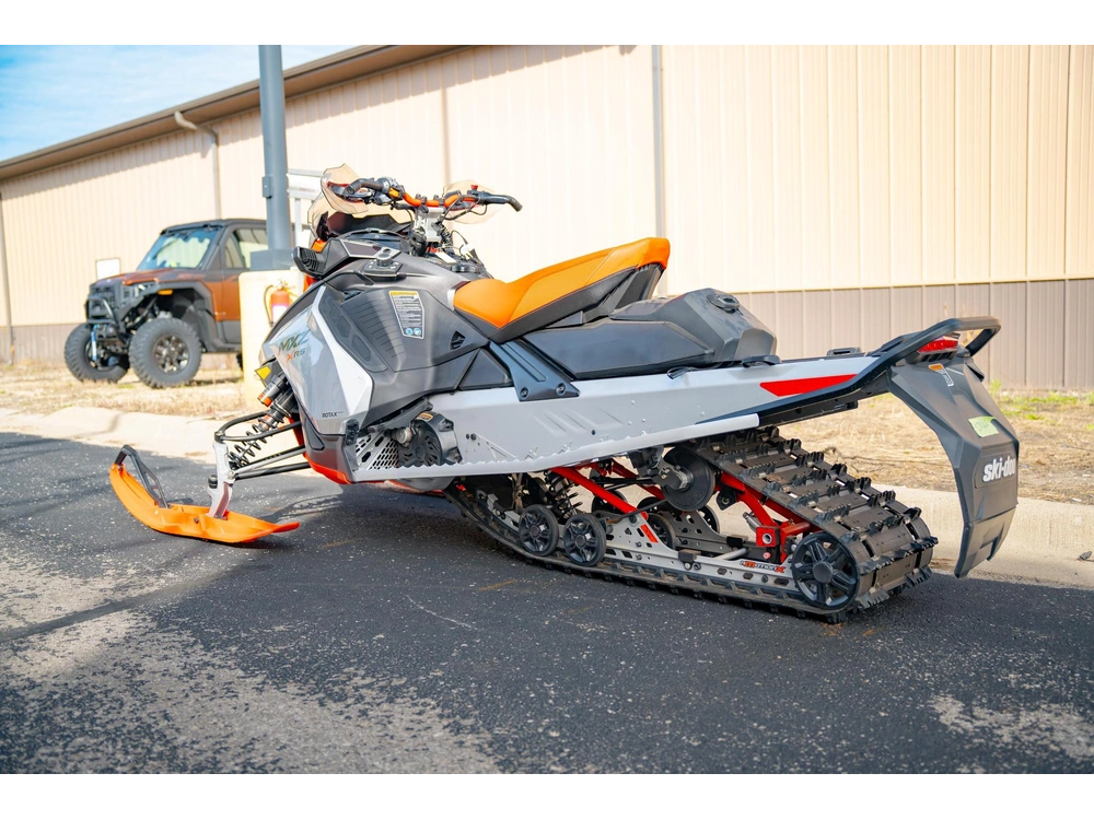 2022 Ski-doo Mxz® X-rs® Rotax® 850 E-tec® I Rip. Xt 1.25 Black Lcd alt