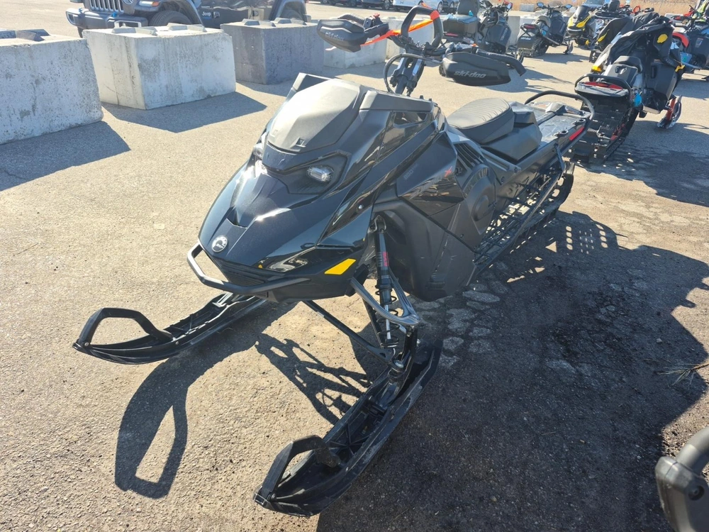 2026 Ski-doo Summit X 154 3" 850 Etec 10.25 Screen With Shot (black)