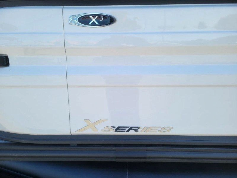 2027 Sylvan X3 Dlz Bar Platinum / 150hp alt