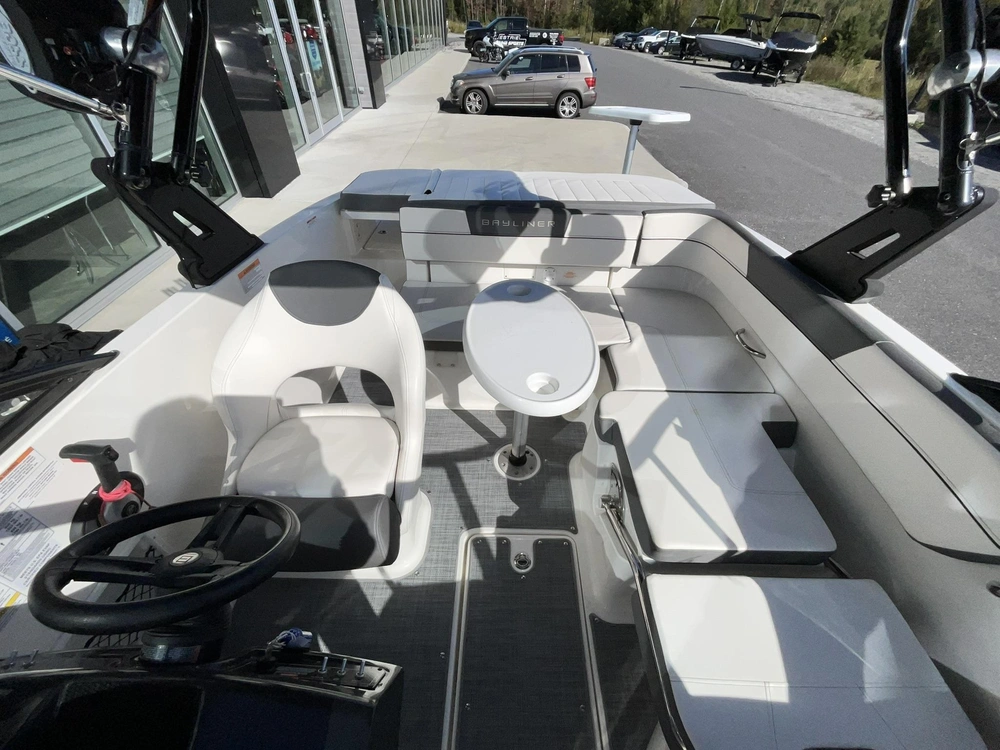 2018 Bayliner Vr5
