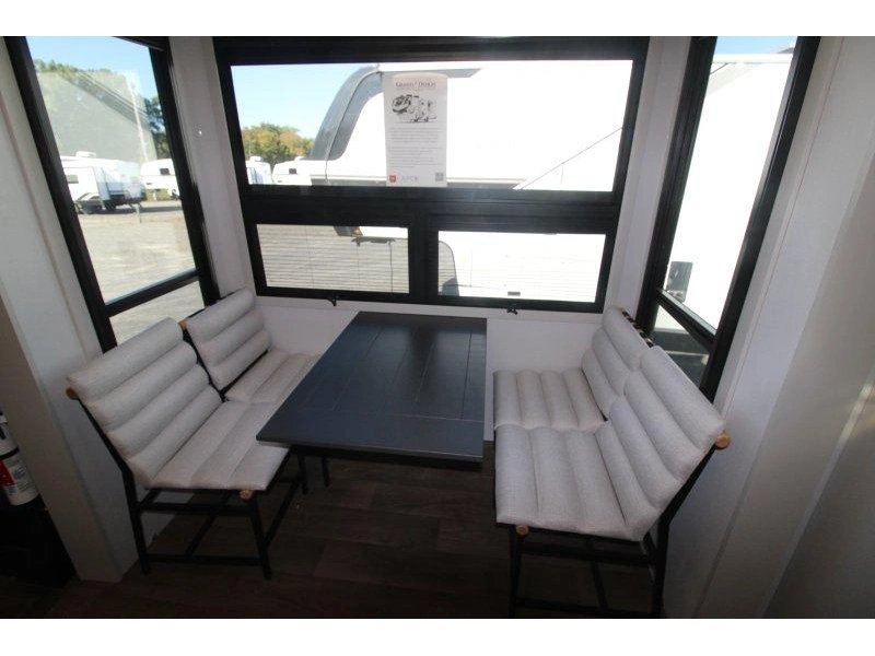 Grand Design Solitude 380fl 2027 alt