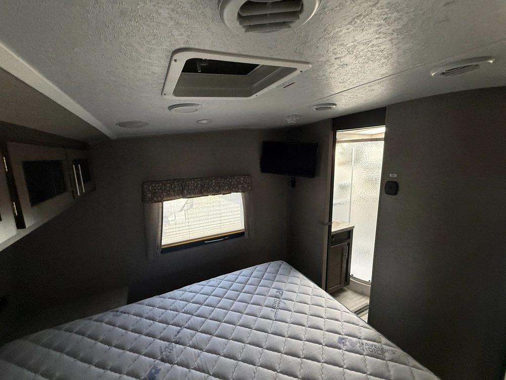 Forest River Rockwood Ultra Lite 2441w 2019 alt