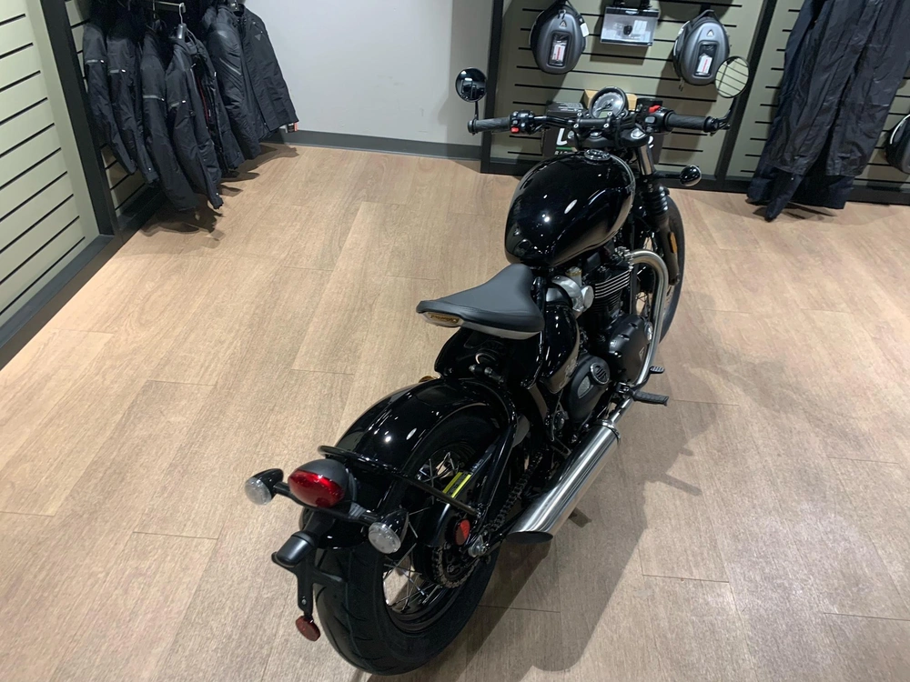 2024 Triumph Bonneville Bobber - Black