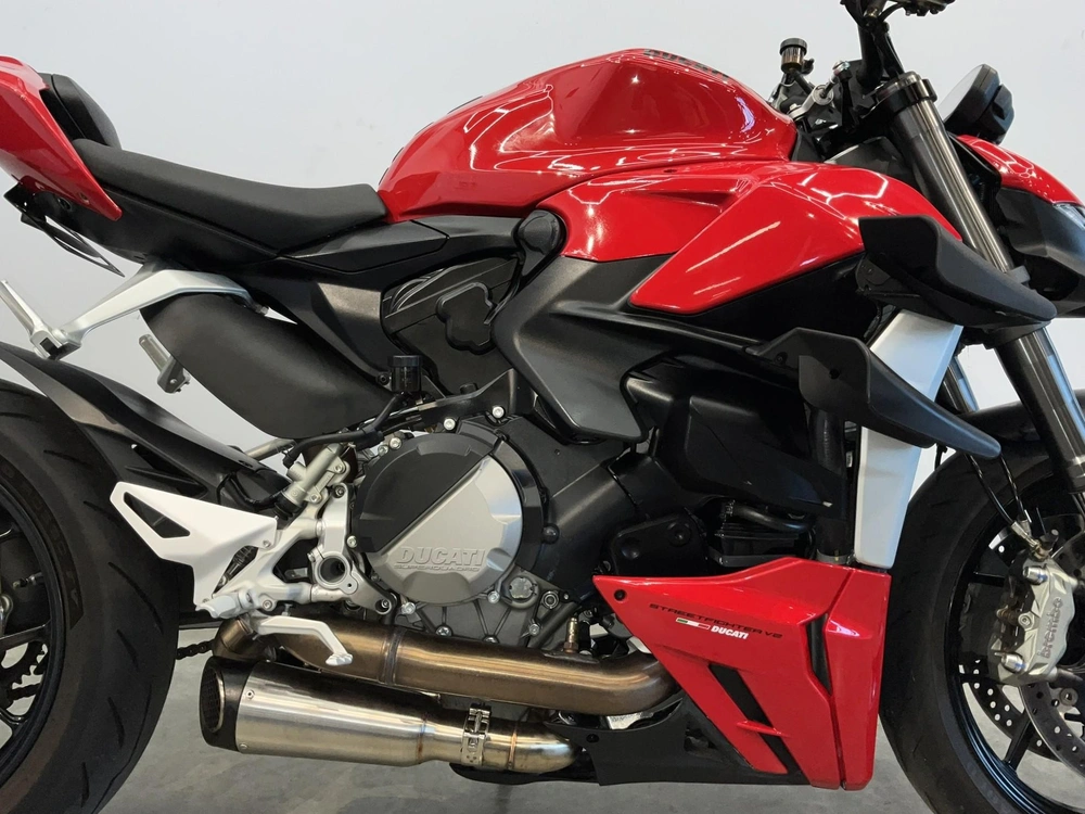 2022 Ducati Streetfighter V2