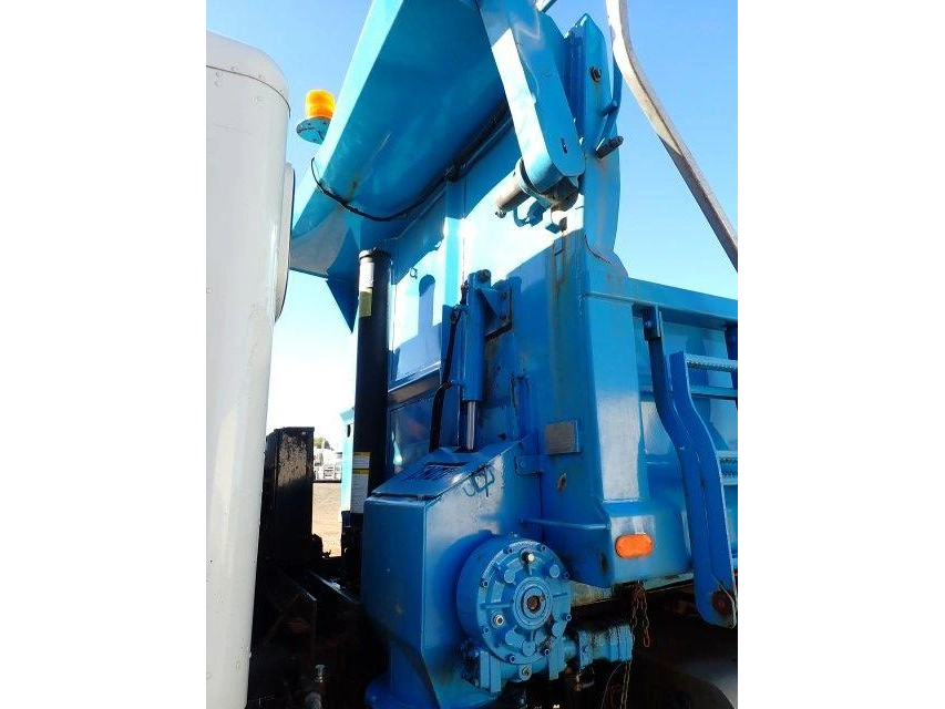 Peterbilt 340 2010