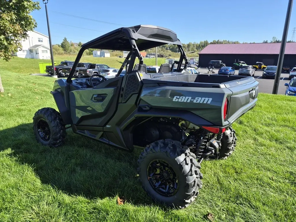 2027 Can-am Commander Xt 700