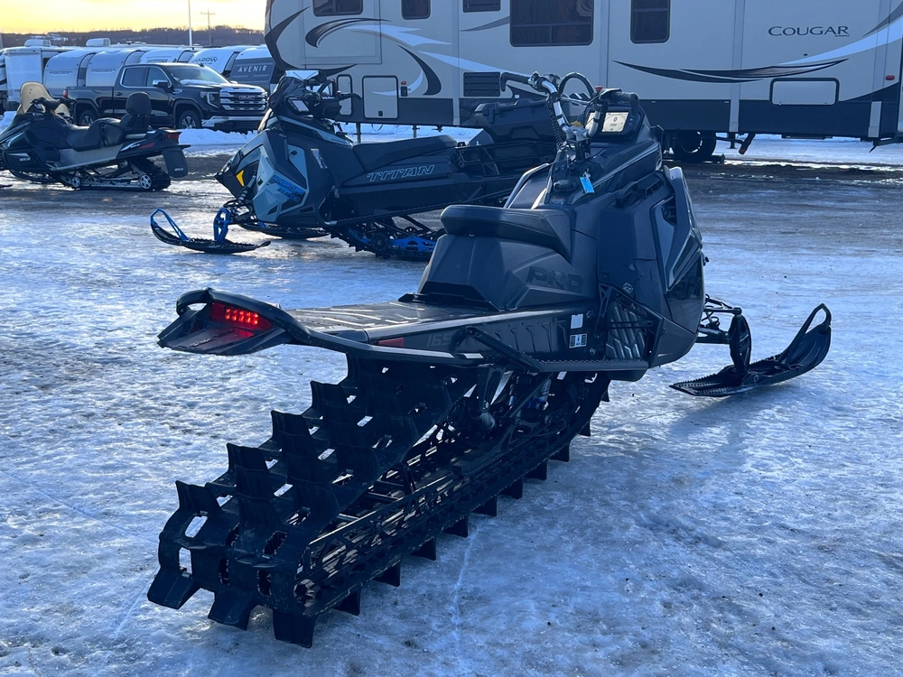 2024 Polaris Boost Pro Rmk 165x3.25 alt