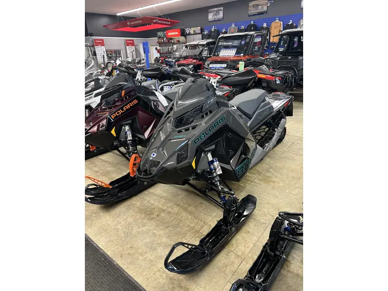 2024 Polaris INDY® VR1 Patriot Boost 137