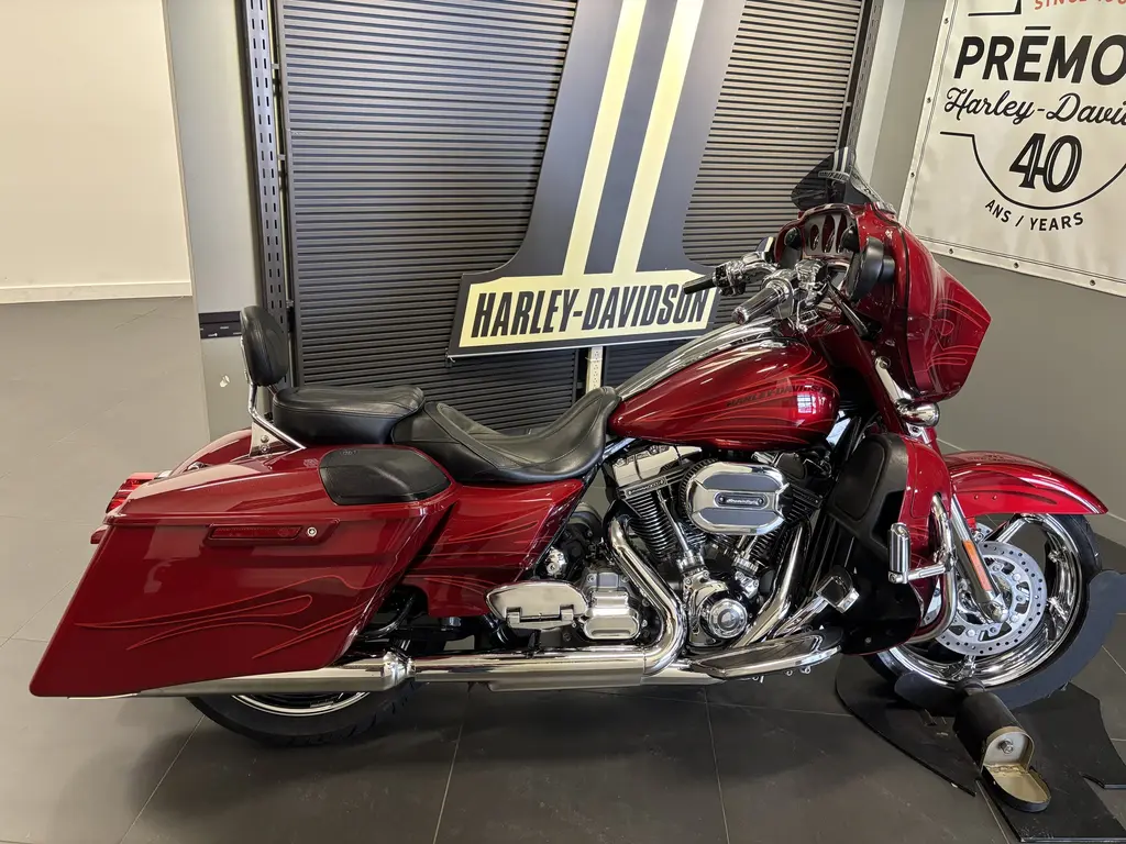 2016 Harley-Davidson CVO Street Glide FLHXSEFLHXSE