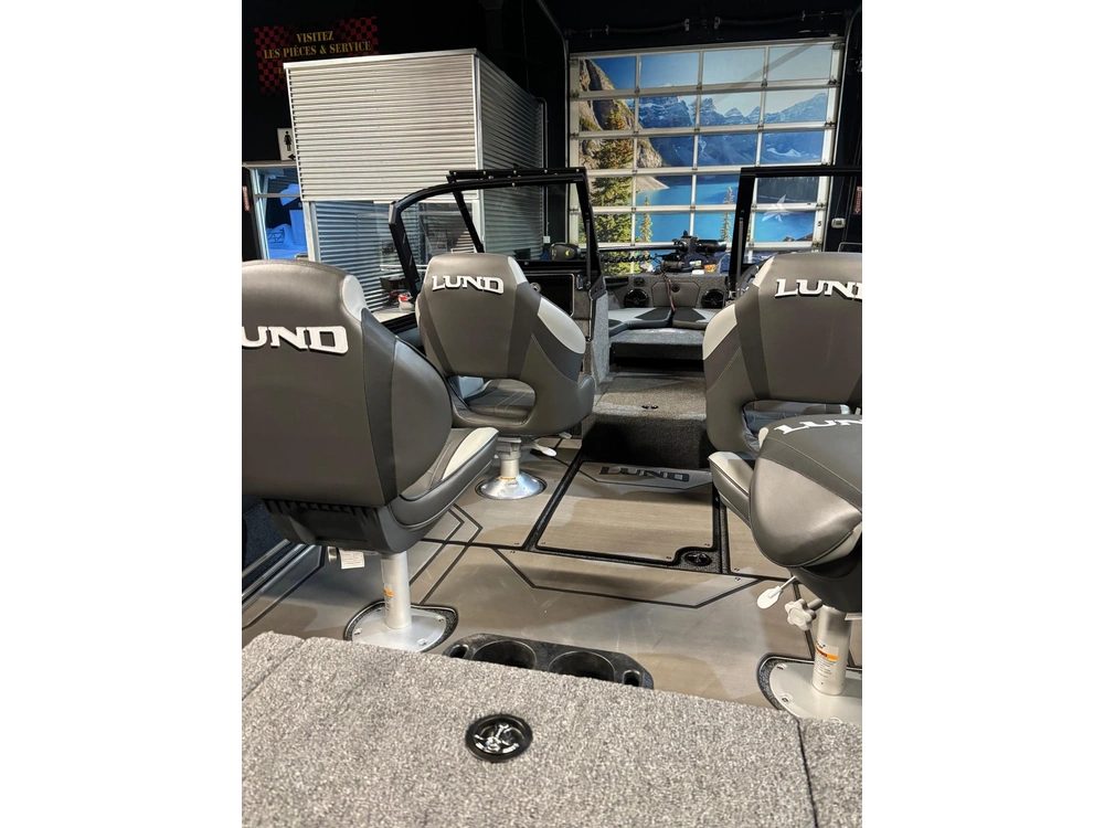 Lund Boat Co 1875 Crossover Xs 2026 alt