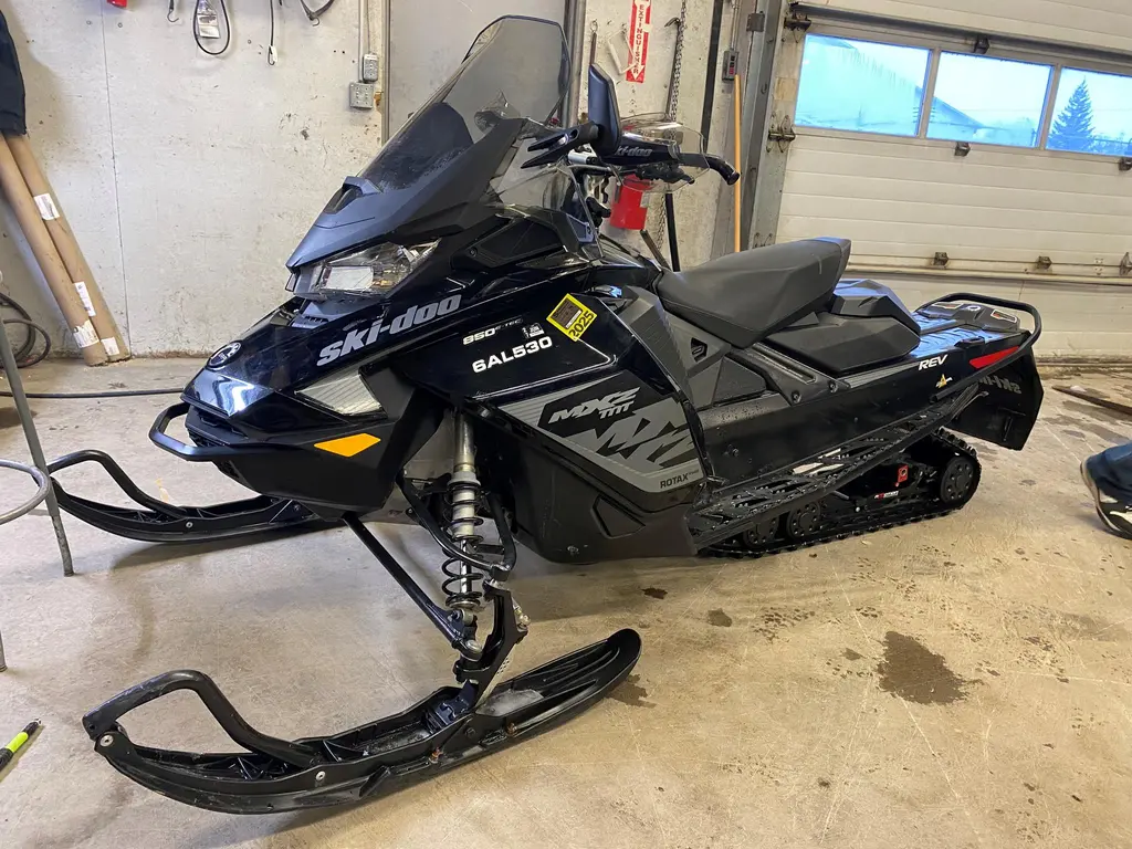 2017 Ski-Doo MXZ TNT 850