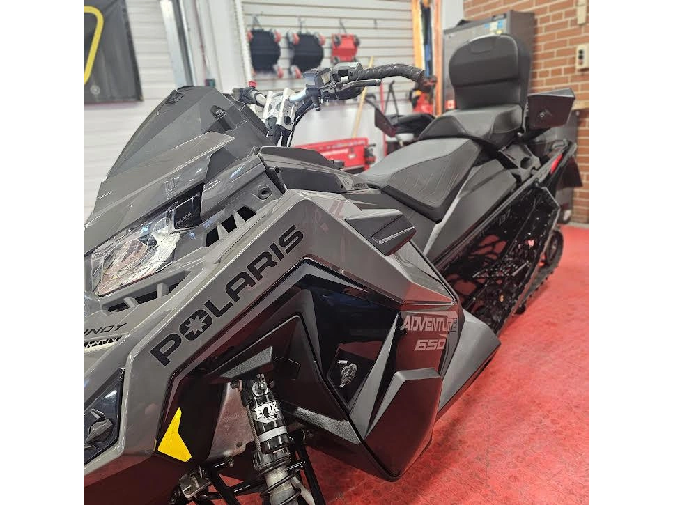 2025 Polaris 650 Indy Adventure 137 alt