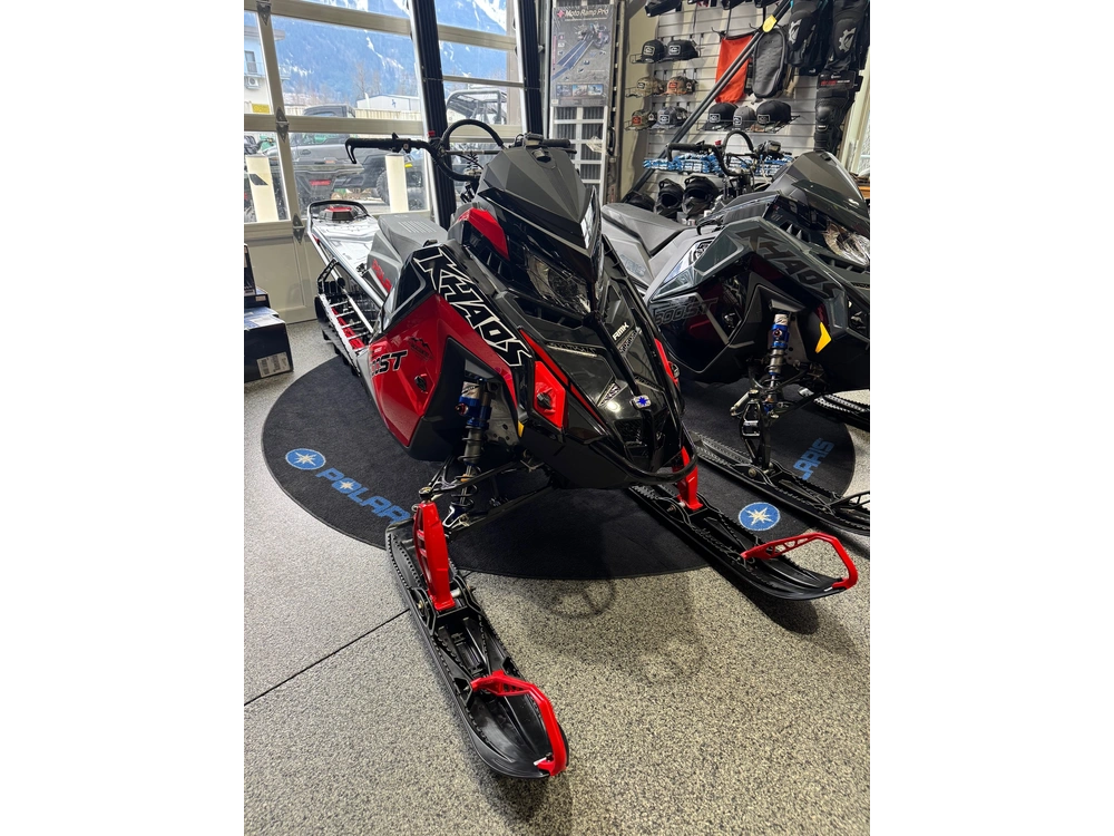 2026 Polaris Boost Rmk Khaos 165 - Indy® Red / Gloss Black alt