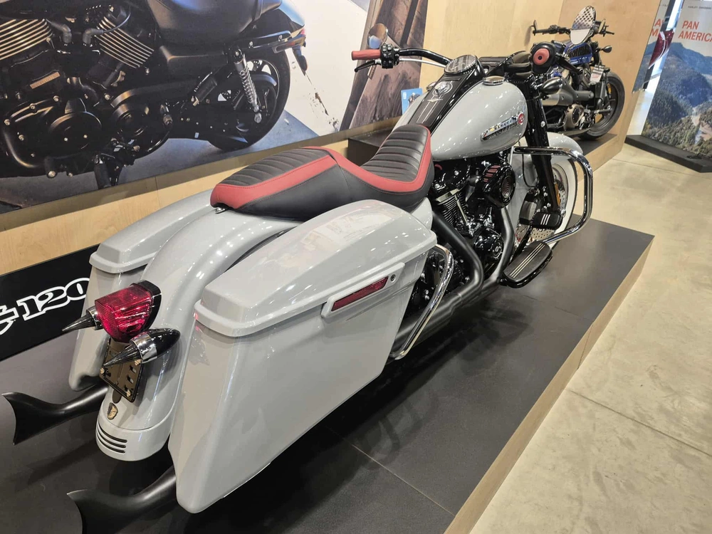 Harley-davidson Road King Custom Flhrxs 2024 alt