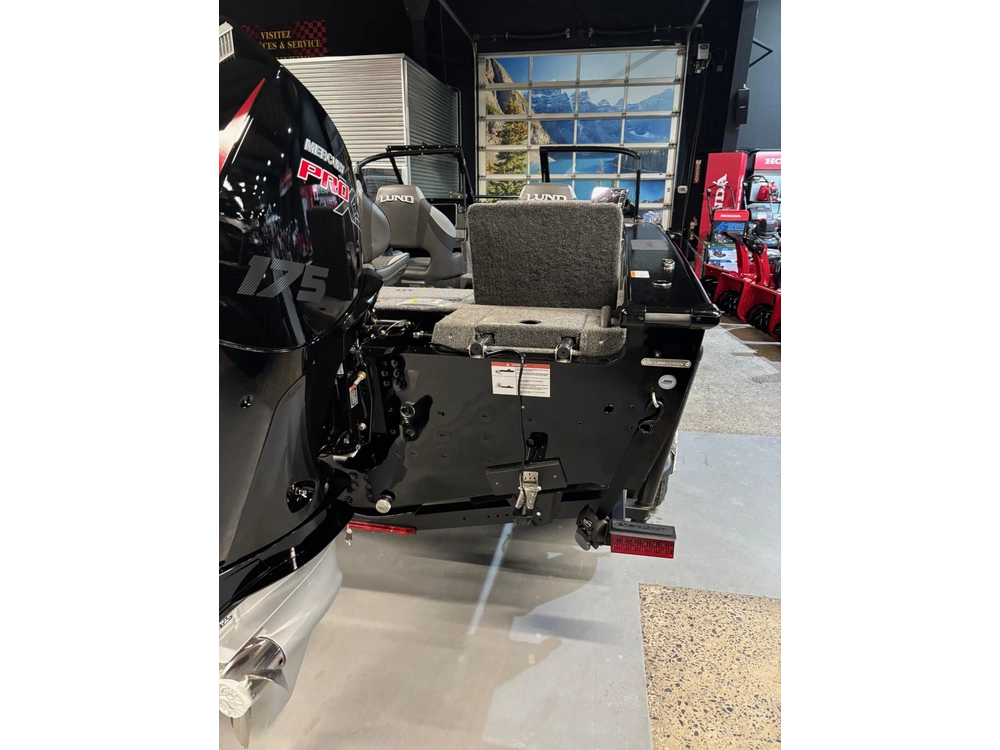 Lund Boat Co 1875 Crossover Xs 2026 alt