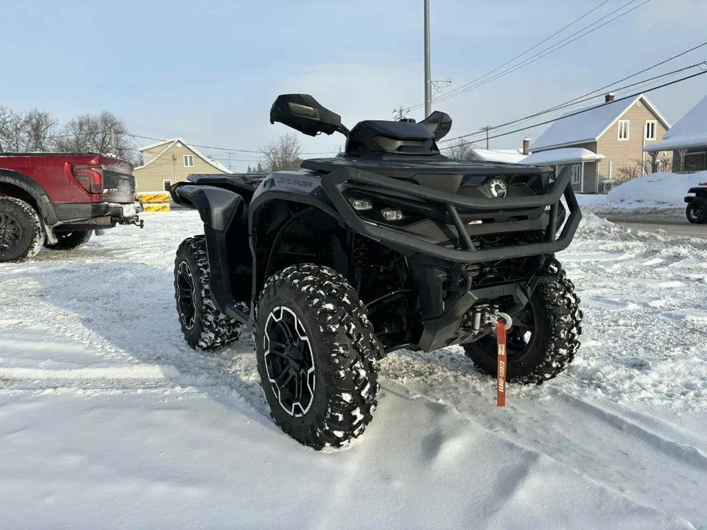 Can-Am outlander 850 xt 2025