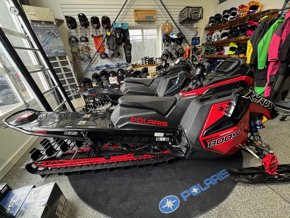 2026 Polaris Boost Rmk Khaos 165 - Indy® Red / Gloss Black alt