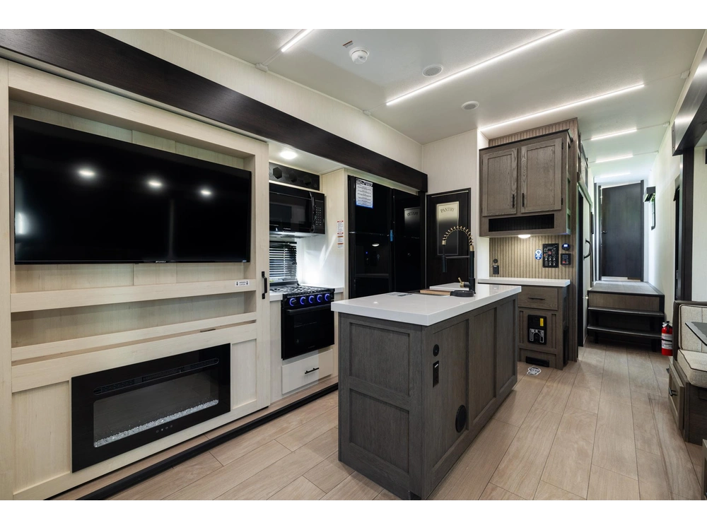 Arctic Wolf 3650 Suite 2026 alt