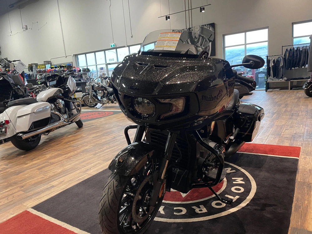 2026 Indian Motorcycle Challenger Dh 112 W/pb Audio - Black Metallic / Black Crystal alt