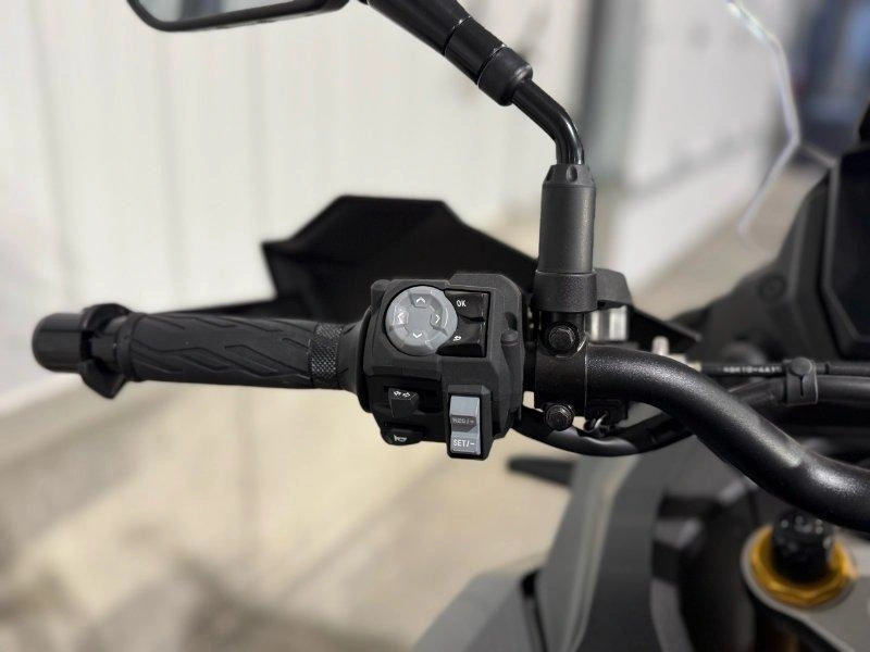 Suzuki Gsx-s1000gx 2024 alt