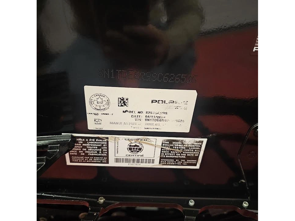 2025 Polaris 650 Indy Adventure 137 alt