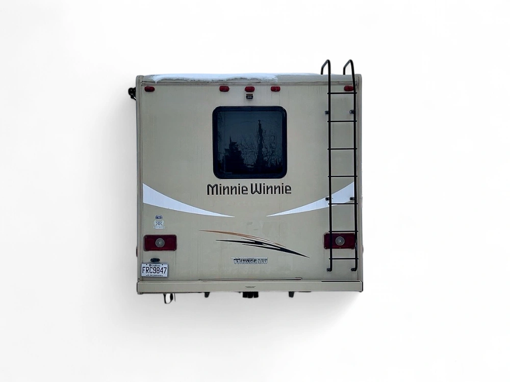 2018 Winnebago Minnie Winnie 31g alt