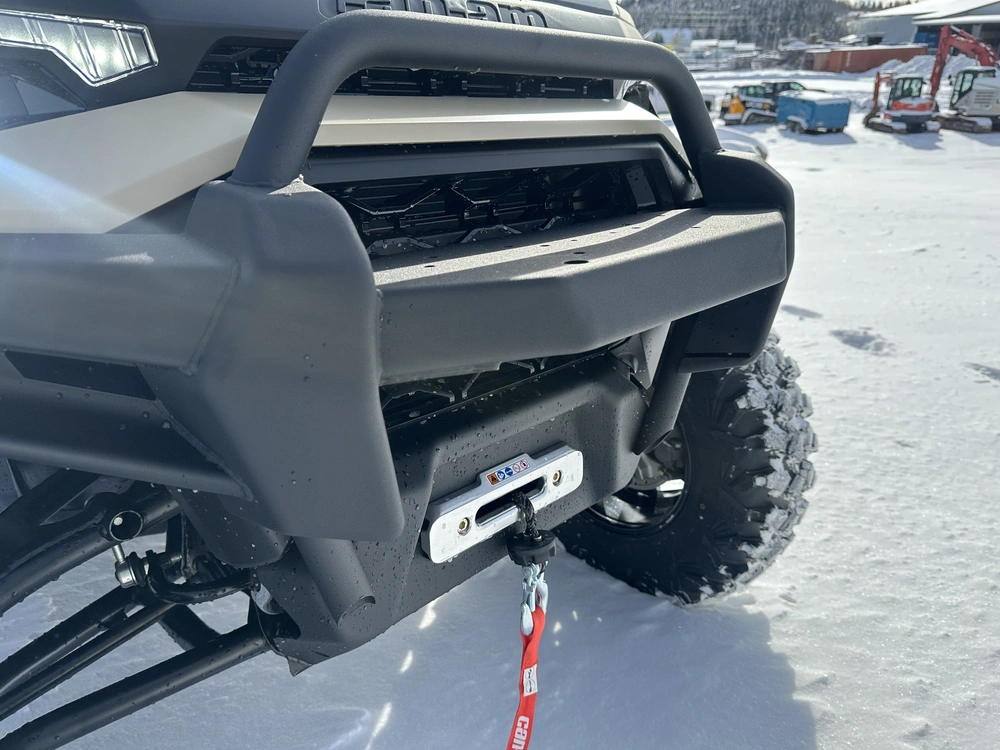 2026 Can-am Defender Ltd Hd11 alt